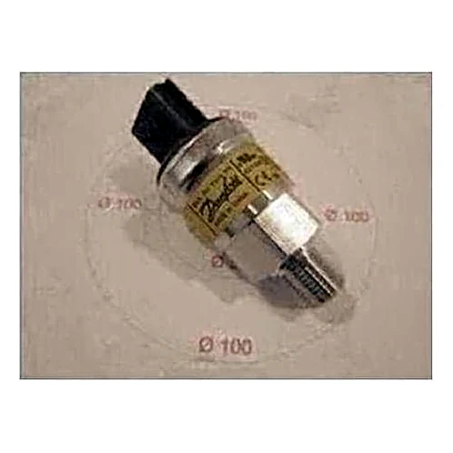 025-40661-000 - Pressure Transducer by York