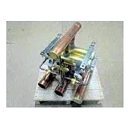 025-43163-240 - Valve 4 Way Reversing by York